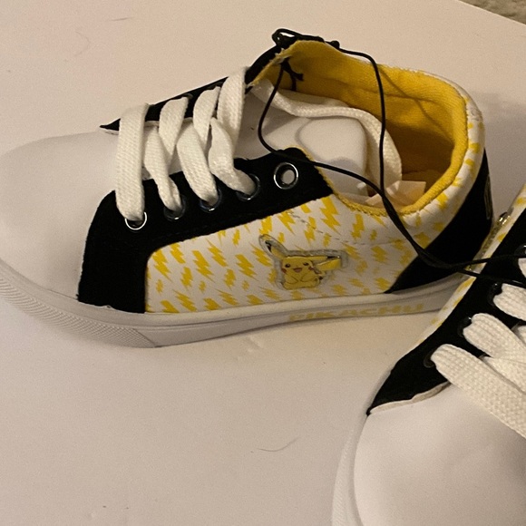 Pokémon Kids Black and White Sneakers with Yellow Accents - Picture 2 of 4